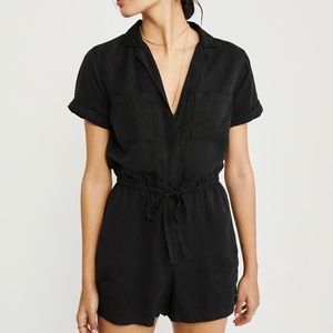 ABERCROMBIE UTILITY ROMPER - XS